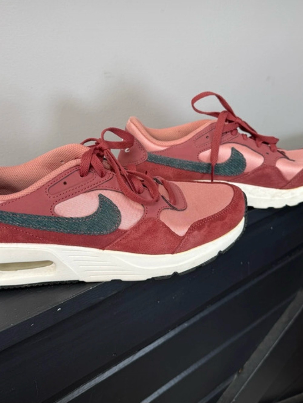 Nike Women’s Rose Pink and Teal Low-Top Sneakers